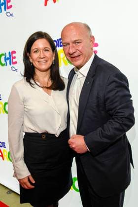ABB Berlins Governing Mayor Kai Wegner CDU with Education Senator Katharina Guenther Wuensch as guests at the celebration of 30 years of Die Arche on 25 11 2025 in Berlin The association Die Arche Christliches Kinder und Jugendwerk e V the association was founded in 1995 in Berlin Hellersdorf, which is committed to fighting child poverty in Germany Berlin Germany