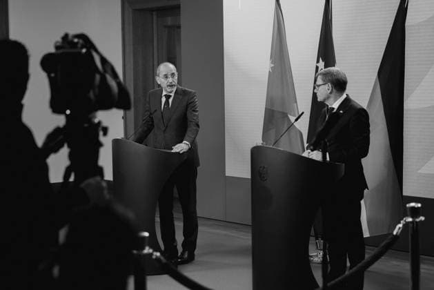 Press meeting between Foreign Minister Dr Johann Wadephul and Jordanian Foreign Minister Ayman Safadi Germany, Berlin on 25 11 2025 Foreign Minister Dr Johann Wadephul CDU receives his Jordanian counterpart Ayman Safadi at the Federal Foreign Office