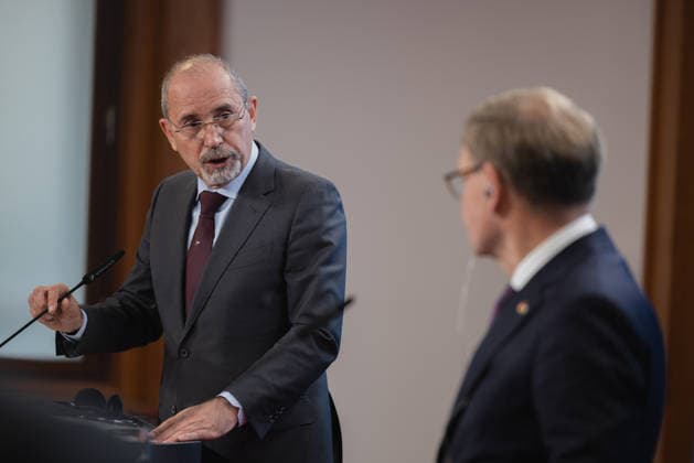 Press meeting between Foreign Minister Dr Johann Wadephul and Jordanian Foreign Minister Ayman Safadi Germany, Berlin on 25 11 2025 Jordanian Foreign Minister Ayman Safadi at the Federal Foreign Office during the press conference with Foreign Minister Dr Johann Wadephul CDU