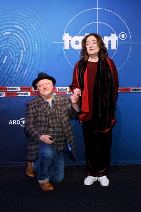 Actor Axel Prahl detective chief inspector Frank Thiel and actress Mechthild Großmann prosecutor Wilhelmine Klemm at the premiere for the Münster crime scene Tatort Die Erfindung des Rades at Cineplex Münster Münster, 25 11 2025 NRW Germany Copyright: xChristophxHardtx
