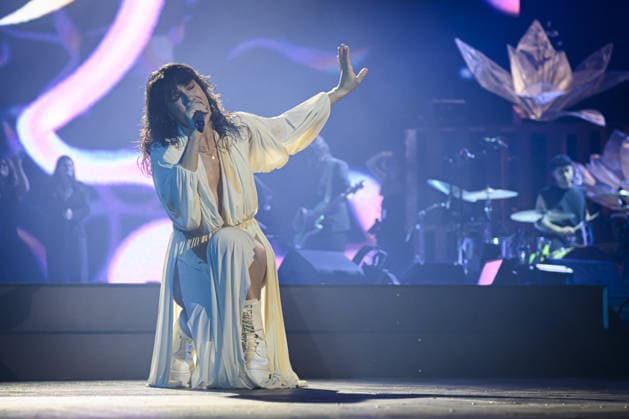 Music Concert - Elisa - Palasport 2025 Elisa performs live at concert of Palasport 2025 Tour on November 25, 2025 at Palazzo dello Sport in Rome, Italy Rome Palazzo dello Sport Italy Copyright: xRobertoxBettacchix xLiveMediax LPM_2160461
