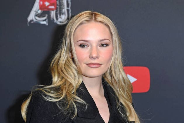Esther Graf on the red carpet at the YOUTUBE MUSIC AWARD DINNER at Grill Royal in Berlin on 25 11 2025