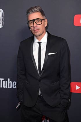 Michi Beck on the red carpet at the YOUTUBE MUSIC AWARD DINNER at Grill Royal in Berlin on 25 11 2025