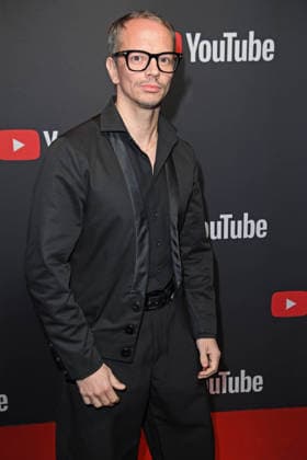 Frans Zimmer All Colors on the red carpet at the YOUTUBE MUSIC AWARD DINNER at Grill Royal in Berlin on 25 11 2025