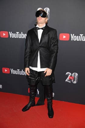 Ski Aggu August Jean Diederich on the red carpet at the YOUTUBE MUSIC AWARD DINNER at Grill Royal in Berlin on 25 11 2025