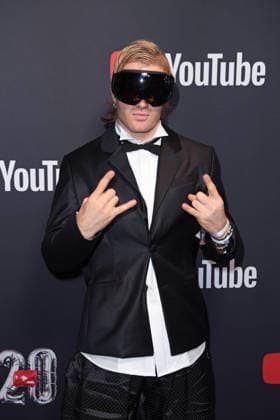 Ski Aggu August Jean Diederich on the red carpet at the YOUTUBE MUSIC AWARD DINNER at Grill Royal in Berlin on 25 11 2025