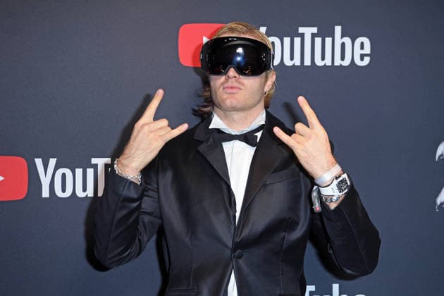Ski Aggu August Jean Diederich on the red carpet at the YOUTUBE MUSIC AWARD DINNER at Grill Royal in Berlin on 25 11 2025
