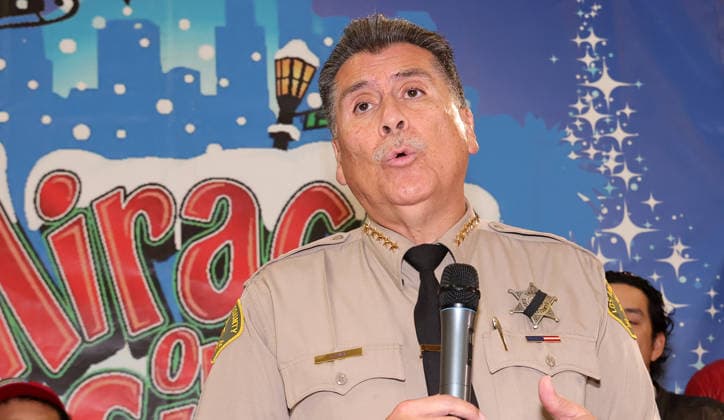 25 November 2025 - Los Angeles, California - Sheriff Robert G. Luna. 44th Annual Miracle on 1st Street Turkey Giveaway! held at The Hollenbeck Youth Center. Los Angeles USA - ZUMAa123 20251125_zaa_a123_024 Copyright: xADx