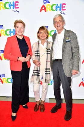 Anniversary celebration 30 years of Die ARCHE Franziska Giffey, Uschi Glas with husband Dieter Hermann at the anniversary celebration 30 years of Die ARCHE in Berlin 25 11 2025 Copyright: xEventpressxBerndtx