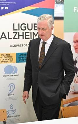 The King Visits Alzheimer Cafe JUPRELLE, BELGIUM - NOVEMBER 26 : King Philippe participates in a session of the Alzheimer Café in Juprelle, a ViADem municipality (dementia-friendly city or municipality). The Alzheimer Café is a meeting place where people with Alzheimer s disease, their loved ones, carers, healthcare providers and other interested parties can meet in a warm and informal atmosphere. Over snacks and drinks, they talk about daily life with the disease and work to break down taboos. It is not a medical consultation or therapy, but a place where people can get information, share experiences, find support and reduce loneliness. The meetings are organised by De Ligue Nationale Alzheimer Liga ASBL vzw Vog, chaired by Baroness Hen  Copyright: xBertxVanxDenxBrouckex