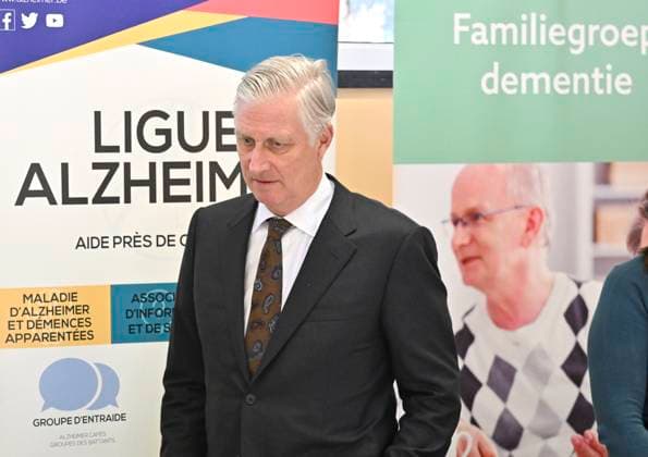 The King Visits Alzheimer Cafe JUPRELLE, BELGIUM - NOVEMBER 26 : King Philippe participates in a session of the Alzheimer Café in Juprelle, a ViADem municipality (dementia-friendly city or municipality). The Alzheimer Café is a meeting place where people with Alzheimer s disease, their loved ones, carers, healthcare providers and other interested parties can meet in a warm and informal atmosphere. Over snacks and drinks, they talk about daily life with the disease and work to break down taboos. It is not a medical consultation or therapy, but a place where people can get information, share experiences, find support and reduce loneliness. The meetings are organised by De Ligue Nationale Alzheimer Liga ASBL vzw Vog, chaired by Baroness Hen  Copyright: xBertxVanxDenxBrouckex