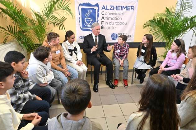 The King Visits Alzheimer Cafe JUPRELLE, BELGIUM - NOVEMBER 26 : King Philippe participates in a session of the Alzheimer Café in Juprelle, a ViADem municipality (dementia-friendly city or municipality). The Alzheimer Café is a meeting place where people with Alzheimer s disease, their loved ones, carers, healthcare providers and other interested parties can meet in a warm and informal atmosphere. Over snacks and drinks, they talk about daily life with the disease and work to break down taboos. It is not a medical consultation or therapy, but a place where people can get information, share experiences, find support and reduce loneliness. The meetings are organised by De Ligue Nationale Alzheimer Liga ASBL vzw Vog, chaired by Baroness Hen Copyright: xBertxVanxDenxBrouckex