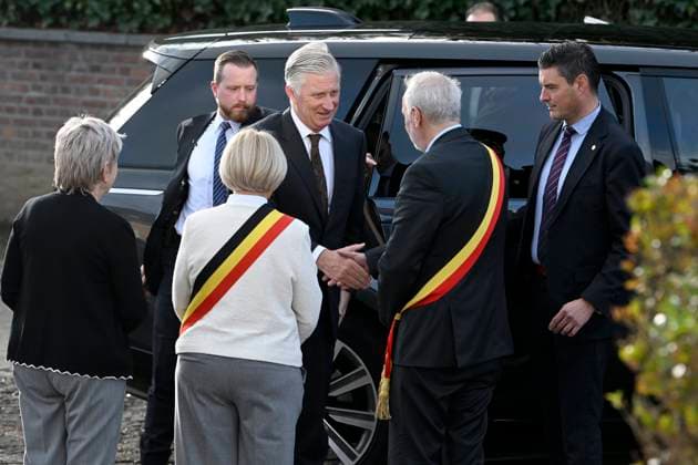 The King Visits Alzheimer Cafe JUPRELLE, BELGIUM - NOVEMBER 26 : King Philippe participates in a session of the Alzheimer Café in Juprelle, a ViADem municipality (dementia-friendly city or municipality). The Alzheimer Café is a meeting place where people with Alzheimer s disease, their loved ones, carers, healthcare providers and other interested parties can meet in a warm and informal atmosphere. Over snacks and drinks, they talk about daily life with the disease and work to break down taboos. It is not a medical consultation or therapy, but a place where people can get information, share experiences, find support and reduce loneliness. The meetings are organised by De Ligue Nationale Alzheimer Liga ASBL vzw Vog, chaired by Baroness Hen Copyright: xBertxVanxDenxBrouckex