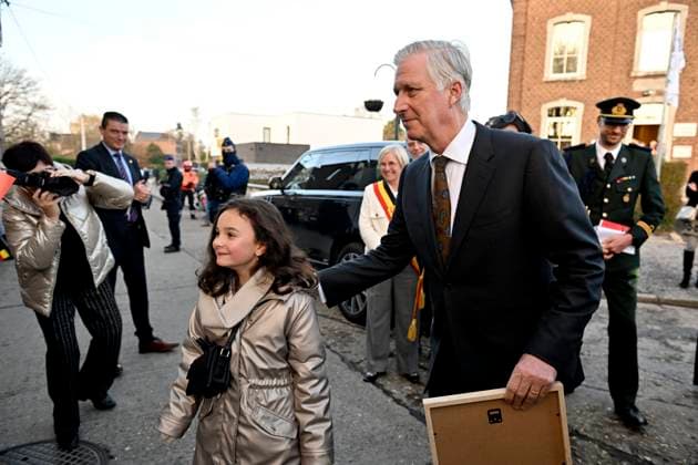 The King Visits Alzheimer Cafe JUPRELLE, BELGIUM - NOVEMBER 26 : King Philippe participates in a session of the Alzheimer Café in Juprelle, a ViADem municipality (dementia-friendly city or municipality). The Alzheimer Café is a meeting place where people with Alzheimer s disease, their loved ones, carers, healthcare providers and other interested parties can meet in a warm and informal atmosphere. Over snacks and drinks, they talk about daily life with the disease and work to break down taboos. It is not a medical consultation or therapy, but a place where people can get information, share experiences, find support and reduce loneliness. The meetings are organised by De Ligue Nationale Alzheimer Liga ASBL vzw Vog, chaired by Baroness Hen Copyright: xBertxVanxDenxBrouckex