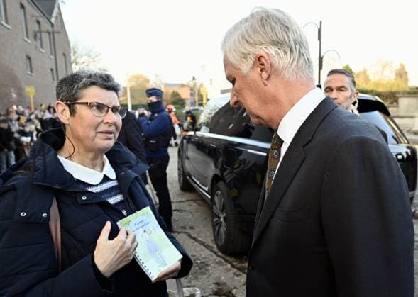 King Philippe - Filip of Belgium pictured during a royal visit to the Alzheimer cafe in Juprelle, Wednesday 26 November 2025. The Alzheimer Cafe is a meeting place where people with Alzheimer s disease, their loved ones, carers, healthcare providers and other interested parties can meet in a warm and informal atmosphere.  ERICxLALMAND 144435696