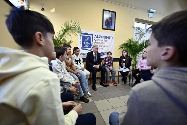 King Philippe - Filip of Belgium pictured during a royal visit to the Alzheimer cafe in Juprelle, Wednesday 26 November 2025. The Alzheimer Cafe is a meeting place where people with Alzheimer s disease, their loved ones, carers, healthcare providers and other interested parties can meet in a warm and informal atmosphere.  ERICxLALMAND 144435720