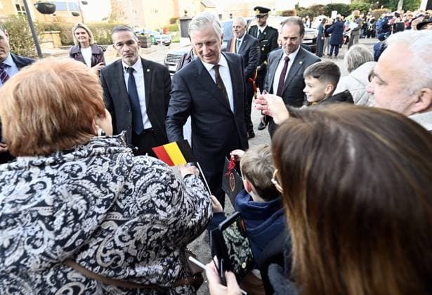 King Philippe - Filip of Belgium pictured during a royal visit to the Alzheimer cafe in Juprelle, Wednesday 26 November 2025. The Alzheimer Cafe is a meeting place where people with Alzheimer s disease, their loved ones, carers, healthcare providers and other interested parties can meet in a warm and informal atmosphere.  ERICxLALMAND 144435880
