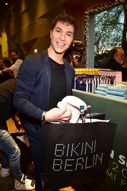 5th Charity Promi Pack at BIKINI julian David for the 5th time Organized Maimilian Seitz Charity Promi Pack in Berlin on 25 11 2025 Photopress Mueller