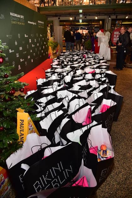 5th Charity Promi Pack at the BIKINI The ready-packed bags for a good cause for the 5th time Organized by Maimilian Seitz Charity Promi Pack in Berlin on 25 11 2025 Photopress Mueller