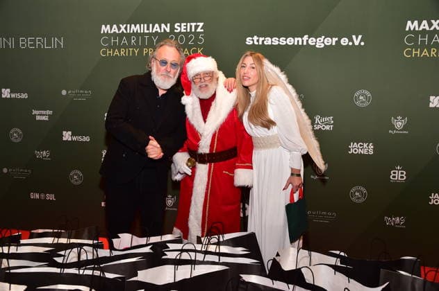 5th Charity Promi Pack at BIKINI Friedrich Lichtenstein with Santa Claus and angel for the 5th time Organized by Maimilian Seitz Charity Promi Pack in Berlin on 25 11 2025 Photopress Mueller