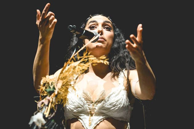 La Nina, Furèsta Europa Tour 2025 in Napoli, Italy - 26 Nov 2025 The Italian singer writer Carola Moccia better known as La Nina performs live at the PalaPartenope during her Furèsta Europa Tour 2025. Napoli Italy Copyright: xPaolaxVisonex xSOPAxImagesx PVNina671