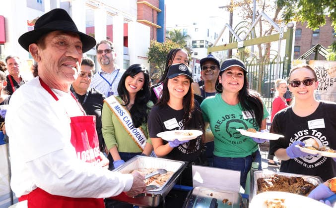 26 November 2025 - Los Angeles, California - Danny Trejo. 2025 Thanks & Giving On Skid Row held at Los Angeles Mission. Los Angeles USA - ZUMAa123 20251126_zaa_a123_008 Copyright: xADx