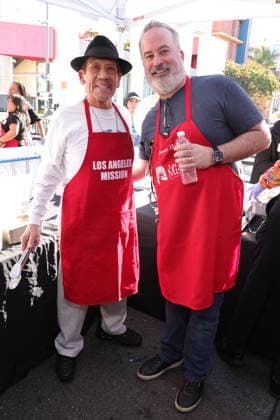 26 November 2025 - Los Angeles, California - Danny Trejo, Dennis Oleesky. 2025 Thanks & Giving On Skid Row held at Los Angeles Mission. Los Angeles USA - ZUMAa123 20251126_zaa_a123_019 Copyright: xADx