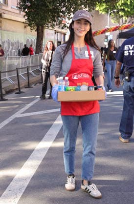 26 November 2025 - Los Angeles, California - Cailey Cowan. 2025 Thanks & Giving On Skid Row held at Los Angeles Mission. Los Angeles USA - ZUMAa123 20251126_zaa_a123_025 Copyright: xADx