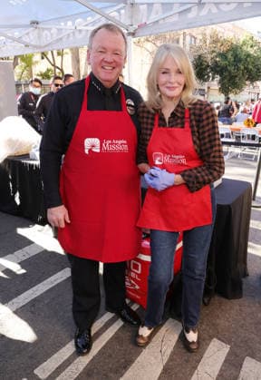 26 November 2025 - Los Angeles, California -Chief of the Los Angeles Police Department Jim McDonnell, Deidre Hall,. 2025 Thanks & Giving On Skid Row held at Los Angeles Mission. Los Angeles USA - ZUMAa123 20251126_zaa_a123_027 Copyright: xADx