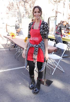 26 November 2025 - Los Angeles, California - Tanin Nikpey,. 2025 Thanks & Giving On Skid Row held at Los Angeles Mission. Los Angeles USA - ZUMAa123 20251126_zaa_a123_045 Copyright: xADx