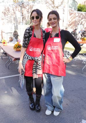 26 November 2025 - Los Angeles, California - Tanin Nikpey, Golnesa Gharachedaghi,. 2025 Thanks & Giving On Skid Row held at Los Angeles Mission. Los Angeles USA - ZUMAa123 20251126_zaa_a123_046 Copyright: xADx