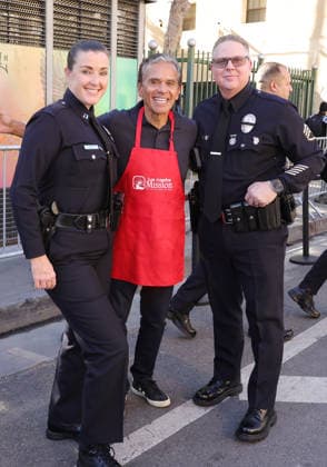 26 November 2025 - Los Angeles, California - Antonio Villaraigosa,. 2025 Thanks & Giving On Skid Row held at Los Angeles Mission. Photo Copyright: xAdMediax