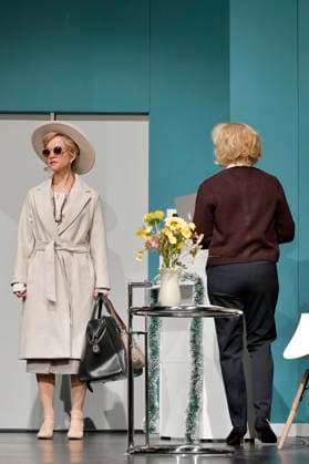 Johanna Klante and Susanne Eisenkolb at the photo rehearsal for the play Der Neurosen Kavalier at the Schlosspark Theater Berlin, 26 11 2025 Foto:xM.xBehrensx xFuturexImagex neurosenkavalier_5126