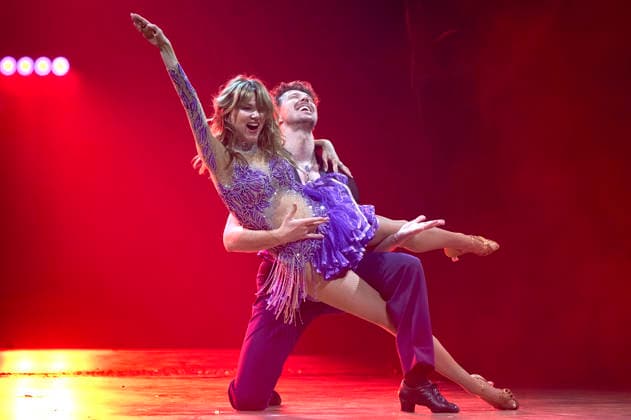 Ella Endlich und Valentin Lusin bei Let s Dance - Die Live-Tour 2025 in der ZAG Arena. Hannover, 25.11.2025 Foto:xU.xStammx xFuturexImagex dance_5136