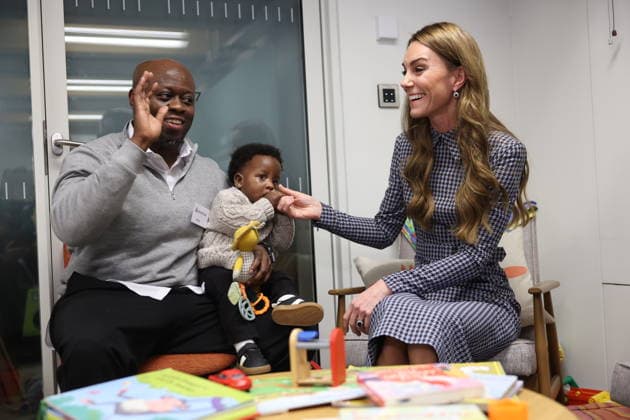 Royal Sculptor Lady Frances Petchey, sculpting Sir Christopher Wren, at St PaulÃ¢s Catherine, Princess of Wales, Patron of Anna Freud, during a visit to the children s mental health charity in north London, to discuss the vital role of relationships and connection in shaping babies, children and young people s future life outcomes. The Royal Foundation Centre for Early Childhood is launching a new project with Anna Freud to enhance the skills of health visitors to support early social and emotional development. Picture date: Thursday November 27, 2025., Credit:Geoff Pugh for the Telegraph Avalon  Copyright: xGeoffxPughxforxthexTelegraphx xAvalonx 1054967664