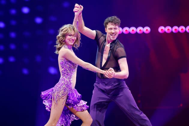 Singer Ella Endlich and professional dancer Valentin Lusin at Lets Dance Die Live Tour in the Lanxess Arena Cologne, 26 11 2025 NRW Germany Copyright: xChristophxHardtx