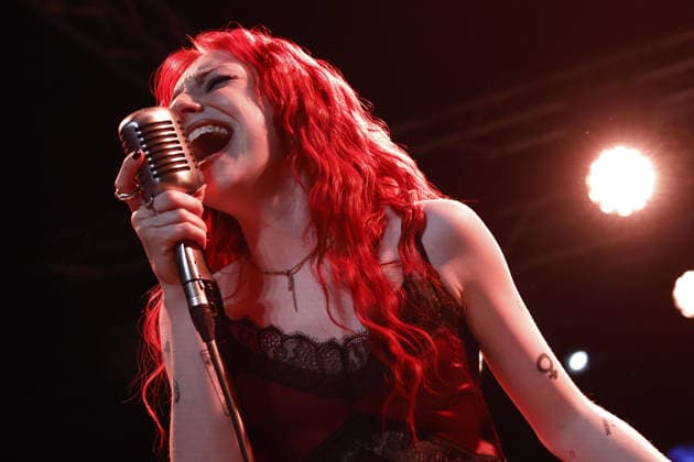 PHOTO IPP MIPA MILAN 27 11 2025 CONCERT SOPHIE AND THE GIANTS IN THE PHOTO THE SINGER SOPHIE LOUISE SCOTT Italy Photo Press World Copyright