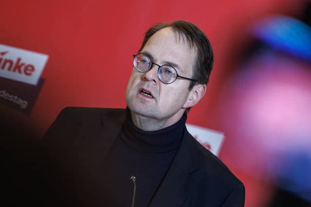 Statement Die Linke Soeren Pellmann at a statement Die Linke on 28 11 25 in Berlin Berlin Berlin Germany Reichstag