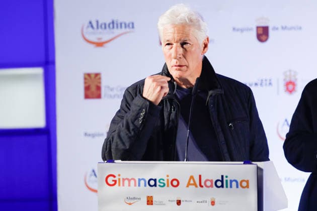 Laying of the first stone of the Aladina Pediatric Gymnasium Actor Richard Gere intervenes during the laying of the first stone of the Aladina Pediatric Gymnasium, at the Hospital Materno Infantil Virgen de La Arrixaca, 28 NOVEMBER 2025, in Murcia Spain The event consists of laying the first stone of what will be the largest pediatric oncology gymnasium in Spain, covering some 400 square meters and with a budget of around one million euros 28 NOVEMBER 2025 GERE ACTOR GYMNASIO FUNDACIÓN ALADINA NIÑOS ONCOLOGÍA Murcia Murcia Espana  Copyright: xEduxBotellax 7134095