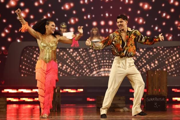 Let s Dance Live Tour 2025 in Erfurt EDITORIAL USE ONLY FOR EDITORIAL USE 28 11 2025, Erfurt, Messehalle, Let™s Dance The Original Live Tour 2025 in the picture Marie Mouroum and Alexandru Ionel