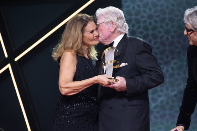 22nd Marrakech International Film Festival Opening Ceremony Hussein Fahmy receives the Tribute Award from Yousra attends the during the 22nd Marrakech International Film Festival Opening Ceremony on November 28, 2025 in Paris, France. Photo by Nasser Berzane ABACAPRESS.COM Paris France  Copyright: xBerzanexNasser ABACAx