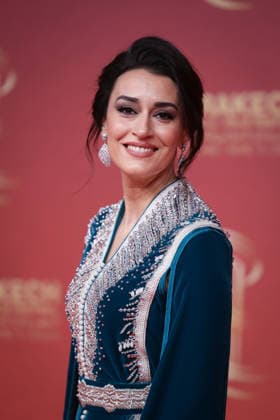 Nabila Kilani R and a guest attend the Opening Red Carpet during the 22nd Marrakech International Film Festival on November 28, 2025 in Marrakech, Morocco Marrakech, Morocco 28 11 2025 451096 2025 11 28 MARRAKECH Morocco  Copyright: xRomualdxMeigneuxx xStarfacex STAR_451096_069