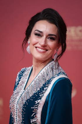Nabila Kilani R and a guest attend the Opening Red Carpet during the 22nd Marrakech International Film Festival on November 28, 2025 in Marrakech, Morocco Marrakech, Morocco 28 11 2025 451096 2025 11 28 MARRAKECH Morocco  Copyright: xRomualdxMeigneuxx xStarfacex STAR_451096_070