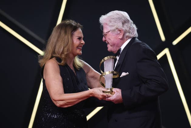 Yousra and Hussein Fahmy receives the Tribute Award during the Opening Ceremony during the 22nd Marrakech International Film Festival on November 28, 2025 in Marrakech, Morocco Marrakech, Morocco 28 11 2025 451096 2025 11 28 MARRAKECH Morocco  Copyright: xRomualdxMeigneuxx xStarfacex STAR_451096_162