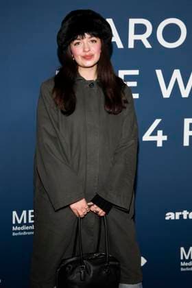 ABBberlin Nellie Thalbach actress on the red carpet at the festival opening AROUND THE WORLD IN 14 FILMS at Cinestar Kino in der Kulturbrauerei Berlin on 28 11 2025 Berlin Germany