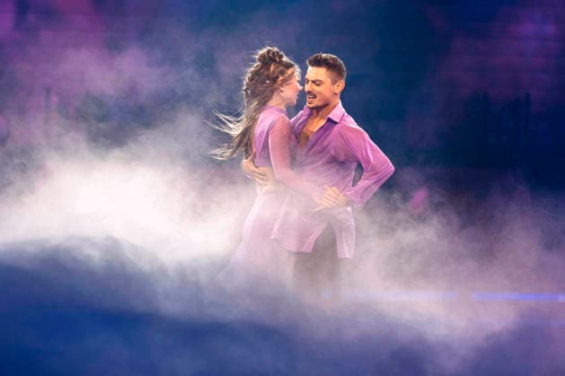 Ann Kathrin Bendixen and Zsolt Sandor Cseke at Let s Dance Die Live Tour 2025 in the Messehalle Erfurt, 28 11 2025 Foto:xM.xKremerx xFuturexImagex dance_5344