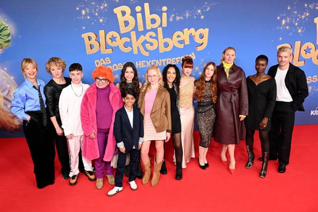 Heike Makatsch, Aithonas Avgoustakis, Carla Demmin, Nala, Shanti Celik, Fia Marie Lin, Philomena Amari, Balthazar Gyan Alexis Kuppuswamy, Friedrich Mücke, Rosalie Thomass with cast and crew at the premiere of the feature film Bibi Blocksberg Das große Hexentreffen at Mathäser Filmpalast Munich, 29 11 2025 Foto:xR.xHeinex xFuturexImagex bibi_5113
