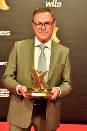 ABBdortmund Ralf Rangnick Award Winner Football Coach Austria Men on the red carpet at the Kinderlachen Gala 2025 in the Westfalenhalleon 29 11 2025 in Dortmund NRW Germany