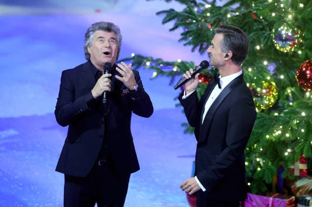 ARD Das Adventsfest der 100 000 Lichter TV presenter Florian Silbereisen and singer Andy Borg during the ARD TV show Das Adventsfest der 100 000 Lichter on 29 11 2025 in Suhl 20251129SBK0095