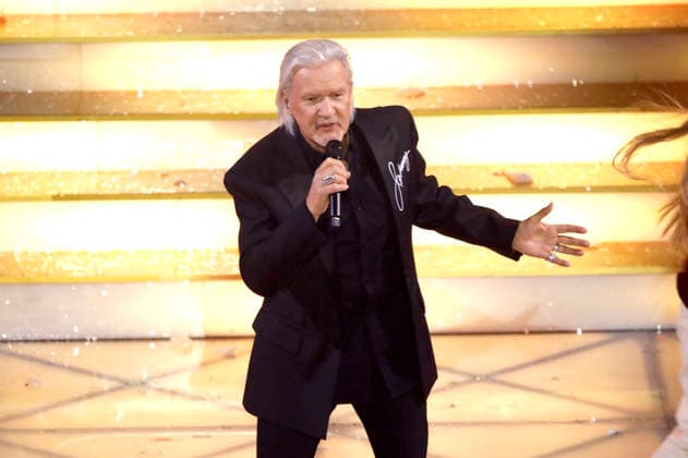 Johnny Logan in the ARD TV show Das Adventsfest der 100 000 Lichter 2025 at the Congress Center Suhl Suhl, 29 11 2025 Foto:xAgenturxWehnertx xGränzdörferx xFuturexImagex advendsfest_5181